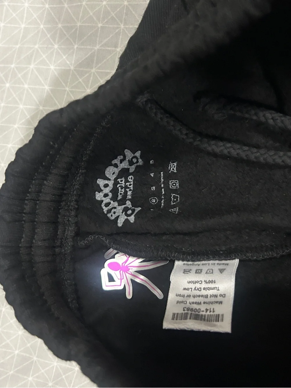 Black sp5der sweats medium